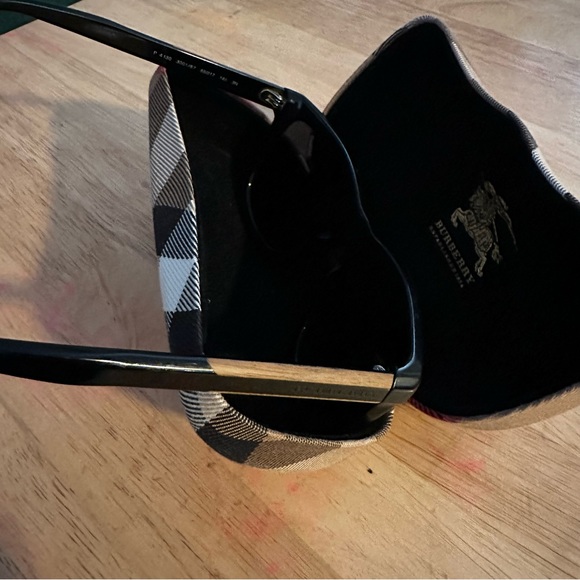 Vintage Burberry Sunglasses With Case Preowned very good condition - Picture 10 of 16